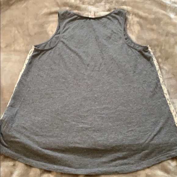 Women’s top - Picture 2 of 2